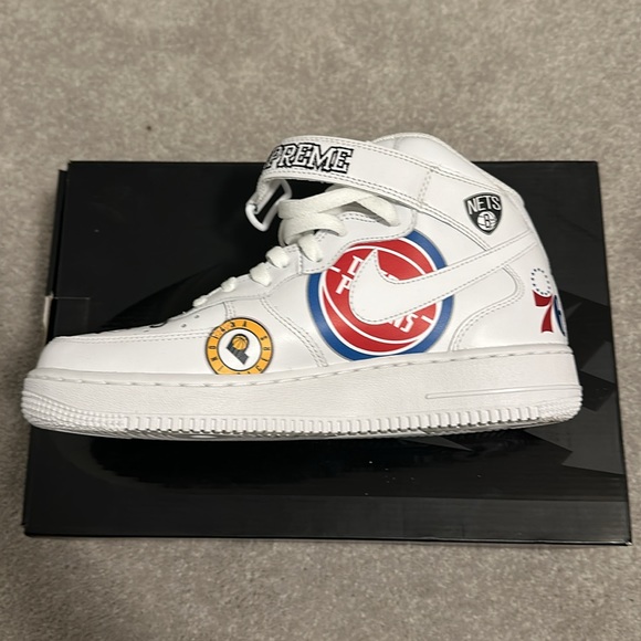 Supreme x NBA x Air Force 1 Mid 07 'White' - Picture 3 of 5